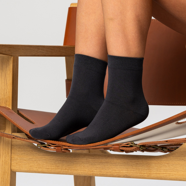 5 par mörkgrå bambustrumpor (lågskurna)