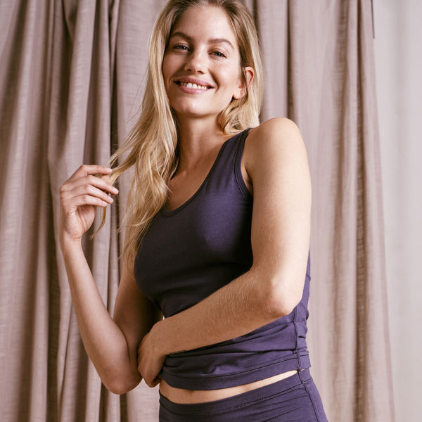 Mörkgrå bambu linne med breda axelband