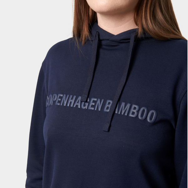 Marinblå hoodie joggingset i bambu med logotyp