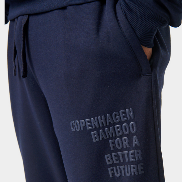 Marinblå hoodie joggingset i bambu med logotyp