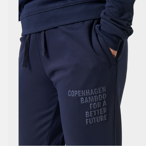 Marinblå bambu joggingset med logotyp