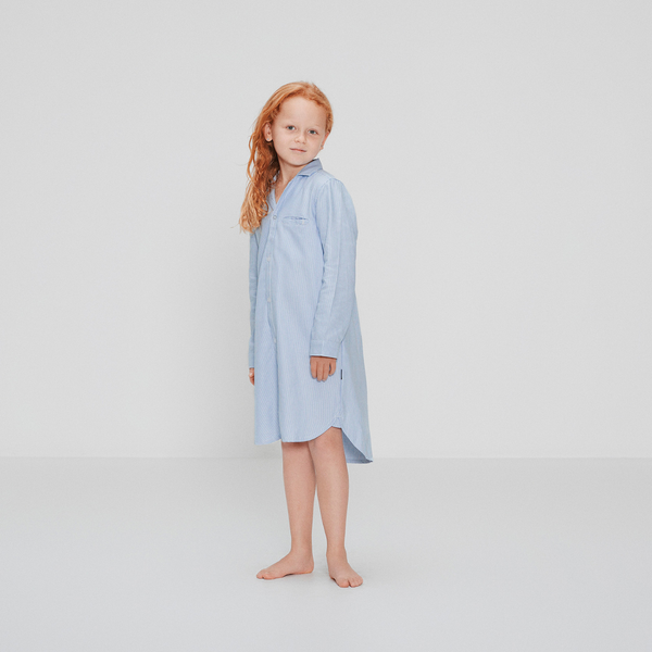 Ljusblårandig lång nattskjorta i bambu