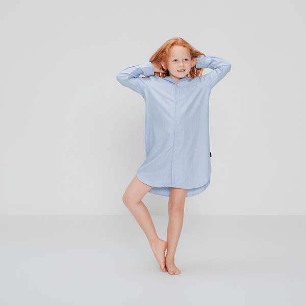 Ljusblårandig lång nattskjorta i bambu