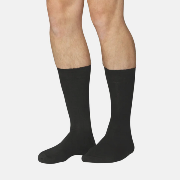 7 par bambustrumpor i svart