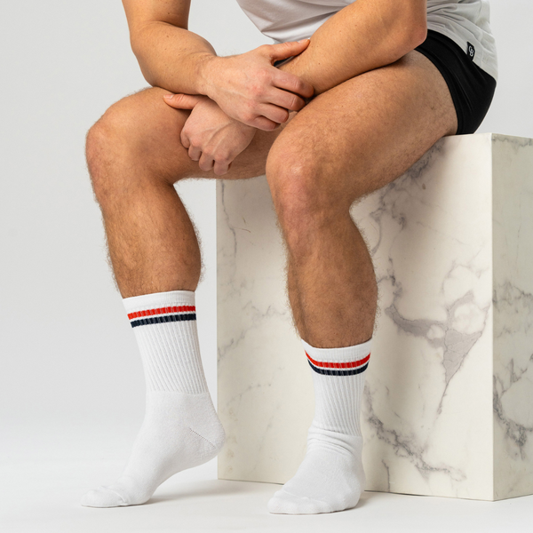 3 par vita bambu tennisstrumpor med röda/blå ränder