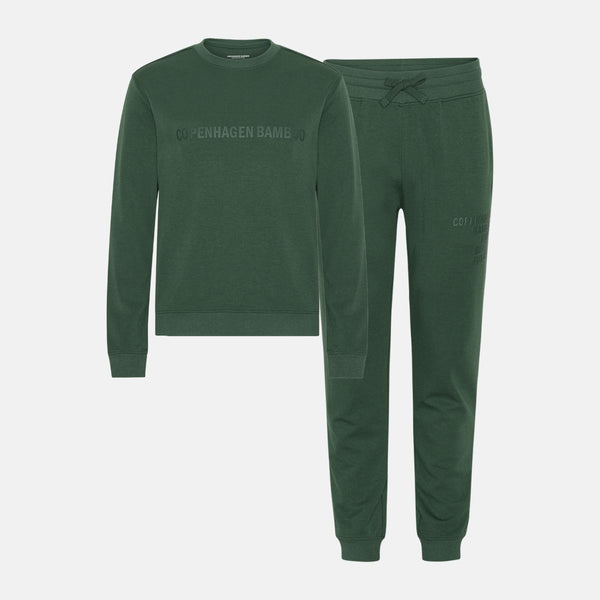 Grönt joggingset i bambu med logotyp