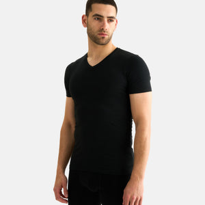 2 pak Sort slim fit bambus V-hals T-shirt fra JBS