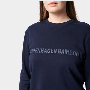 Blå bambus joggingsæt med logo fra Copenhagen Bamboo