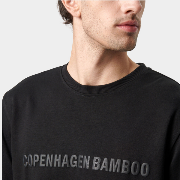 Svart joggingset i bambu med logotyp