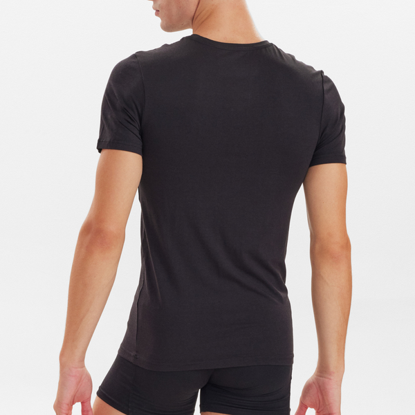 2 svarta slim fit bambu T-shirts med rund hals