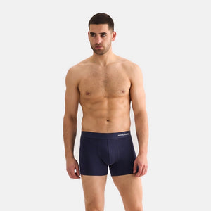 3 pak bambus underbukser i lyseblå/navy/mørkegrå fra Jack & Jones på model forfra i helfigur