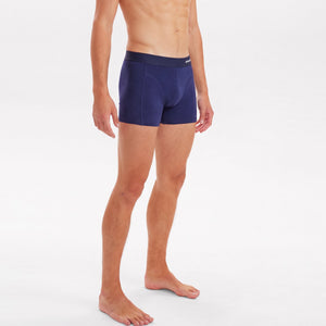 3 pak bambus underbukser i blå/petrol/navy fra Jack & Jones, navy par på model skråt forfra