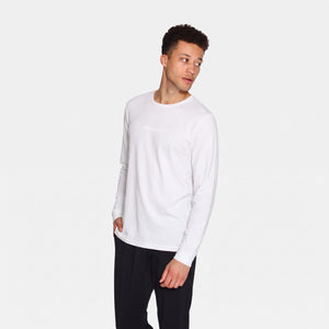 Langærmet bambus T-shirt i hvid fra Urban Quest